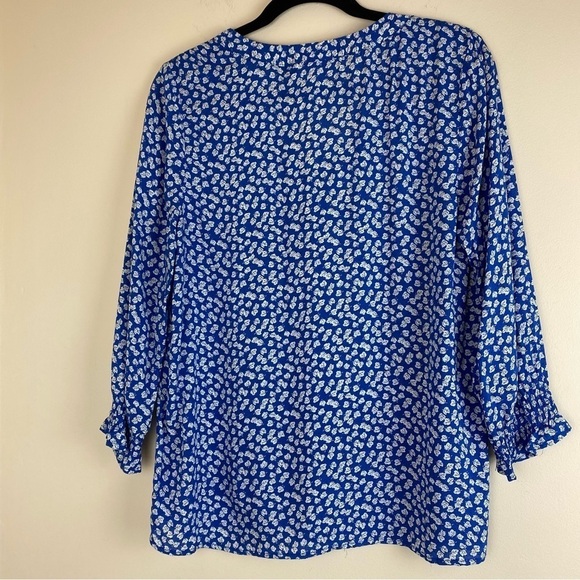 Bundle of 2 Medium Ditsy Floral Blouse - Picture 7 of 11